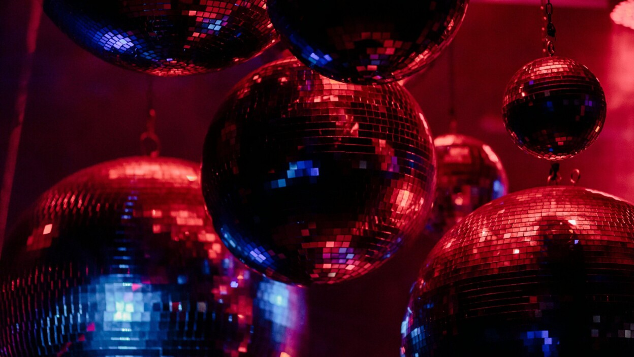 170+ Disco Captions for Retro, Sparkly & Dance Floor Magic – Image 3
