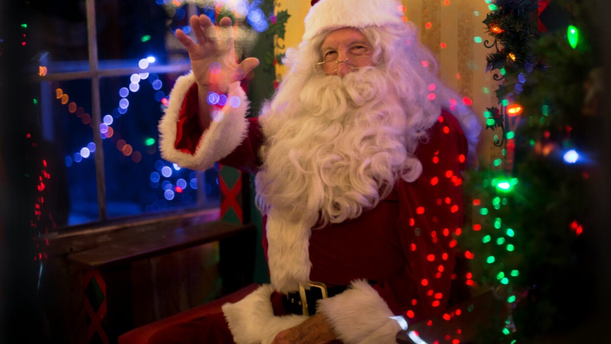 175+ Santa Captions for Festive, Fun & Ho-Ho-Ho Vibes – Image 3